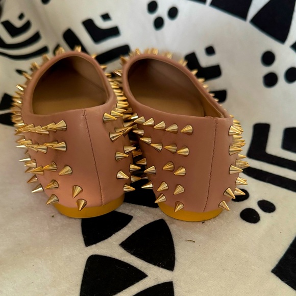 Pink flats with gold spikes - Picture 3 of 5